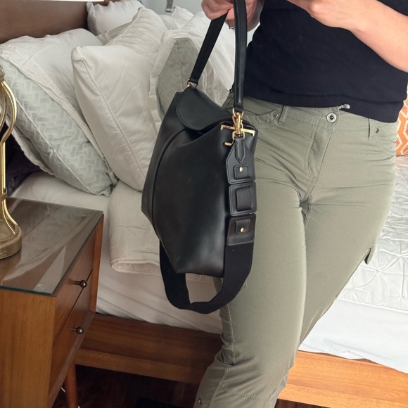 Tods Small TST Messenger zip tote bag with strap - Picture 12 of 16